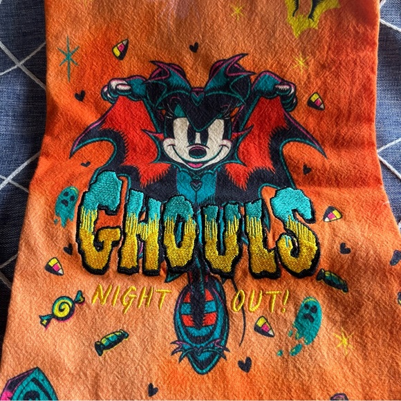 2023 Disney Parks Halloween Minnie Mouse Ghouls Night Out Kitchen Dish Towel NEW - Picture 3 of 6